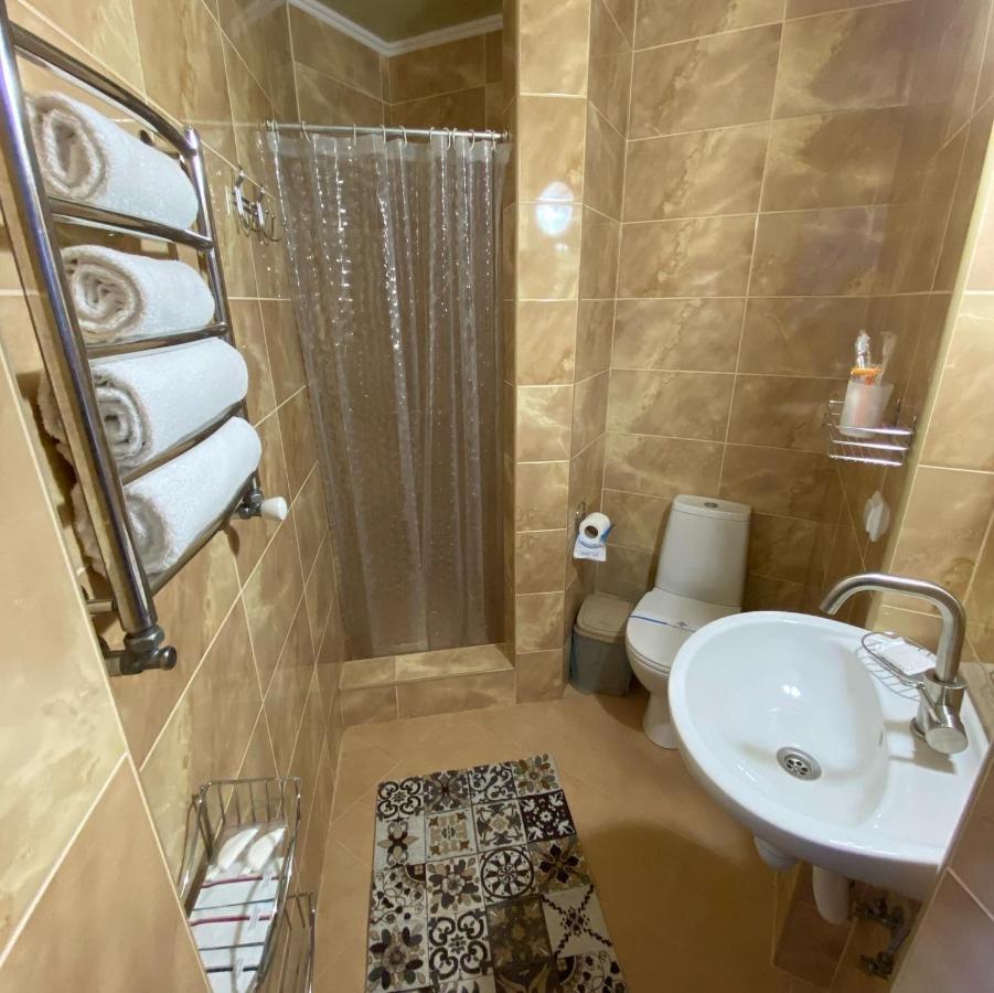 Hotel Three Korony Skhidnytsia Buitenkant foto