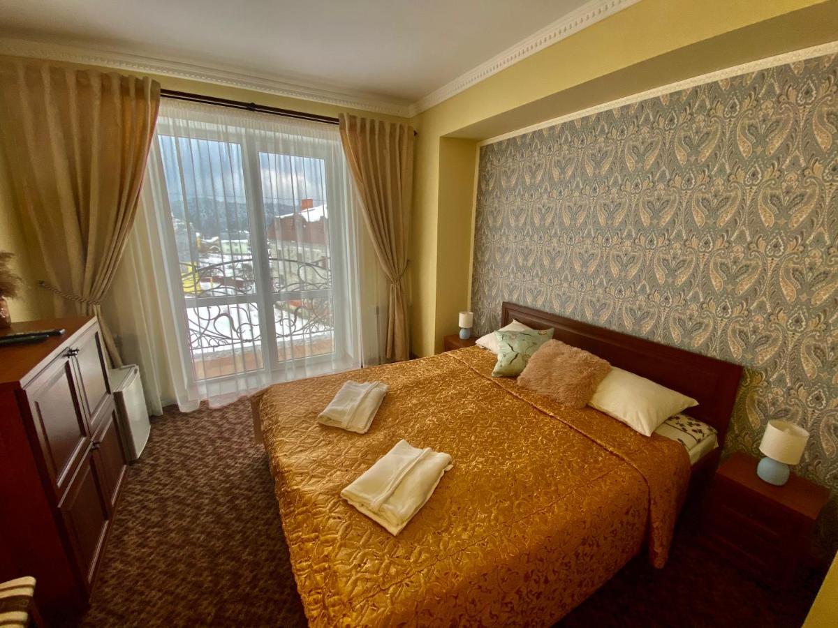 Hotel Three Korony Skhidnytsia Buitenkant foto