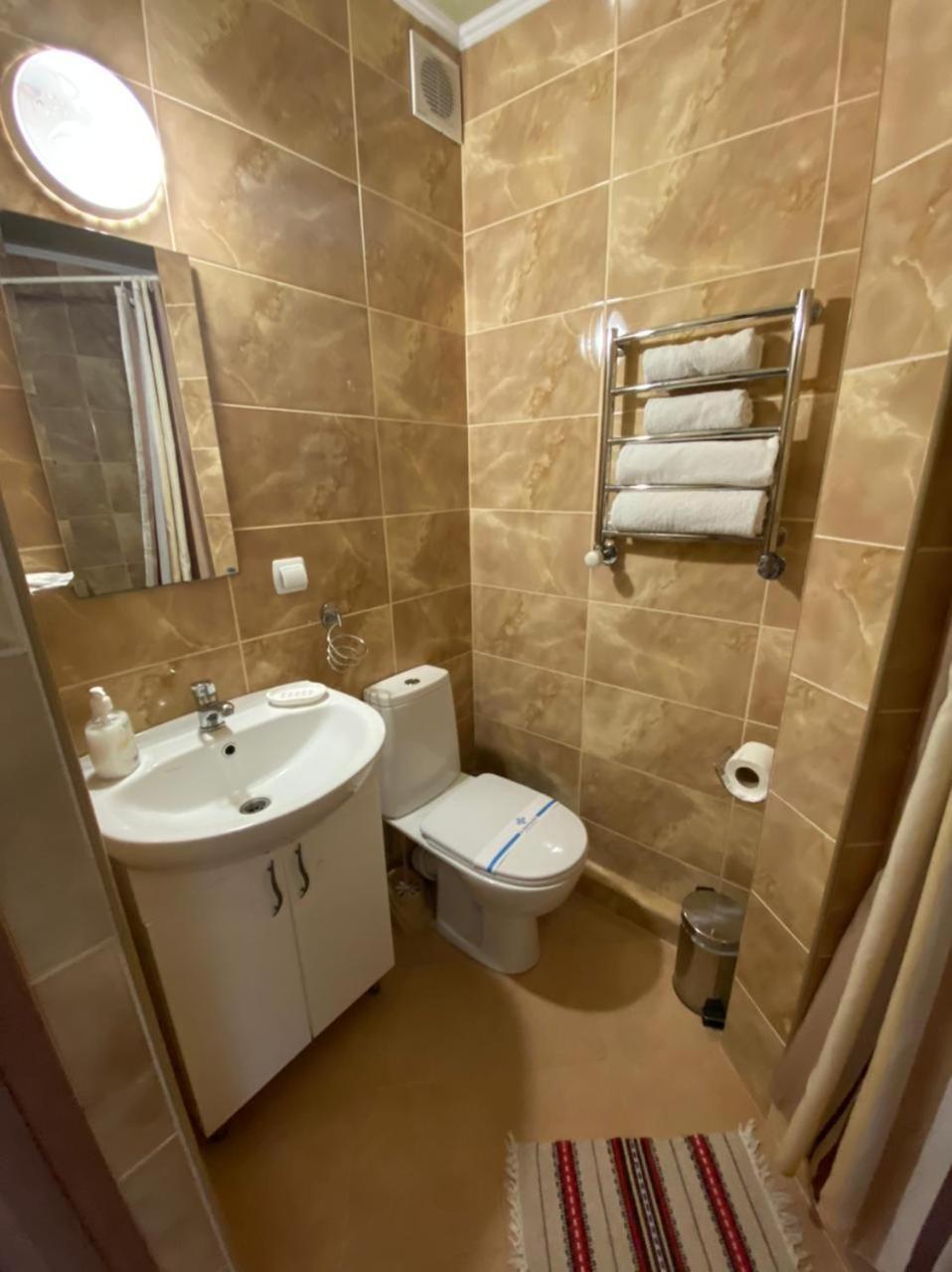 Hotel Three Korony Skhidnytsia Buitenkant foto