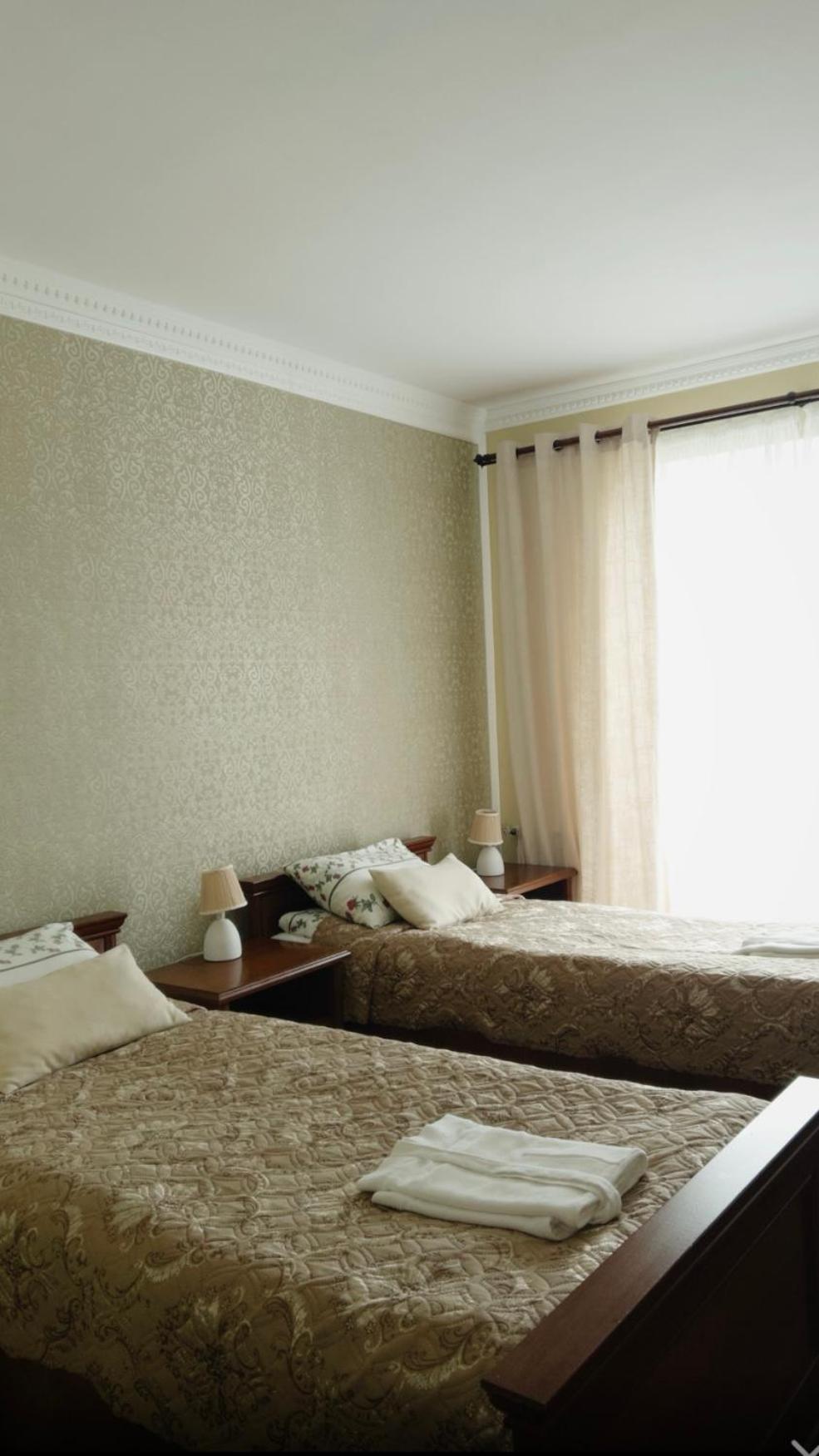 Hotel Three Korony Skhidnytsia Buitenkant foto